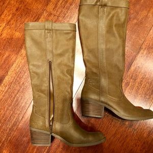 Dolce Vita Tall Brown Boots NWOT